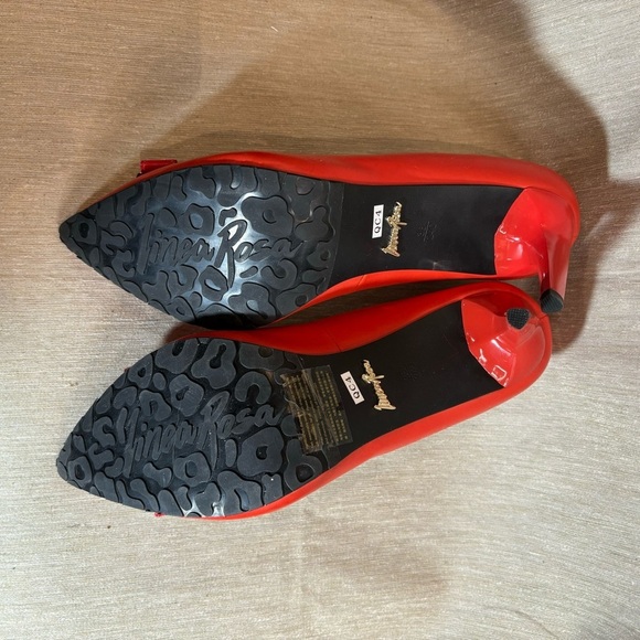 LINEA ROSA Sz 38 Pointy Bow at Toe Cap Metal Accents Heels Statement Shoes - Picture 10 of 12